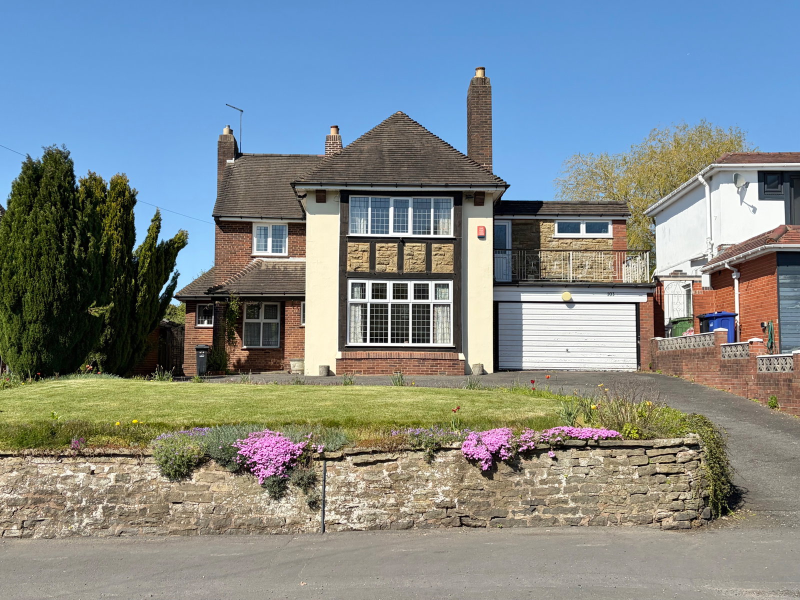 4 bedroom Detached house Under Offer