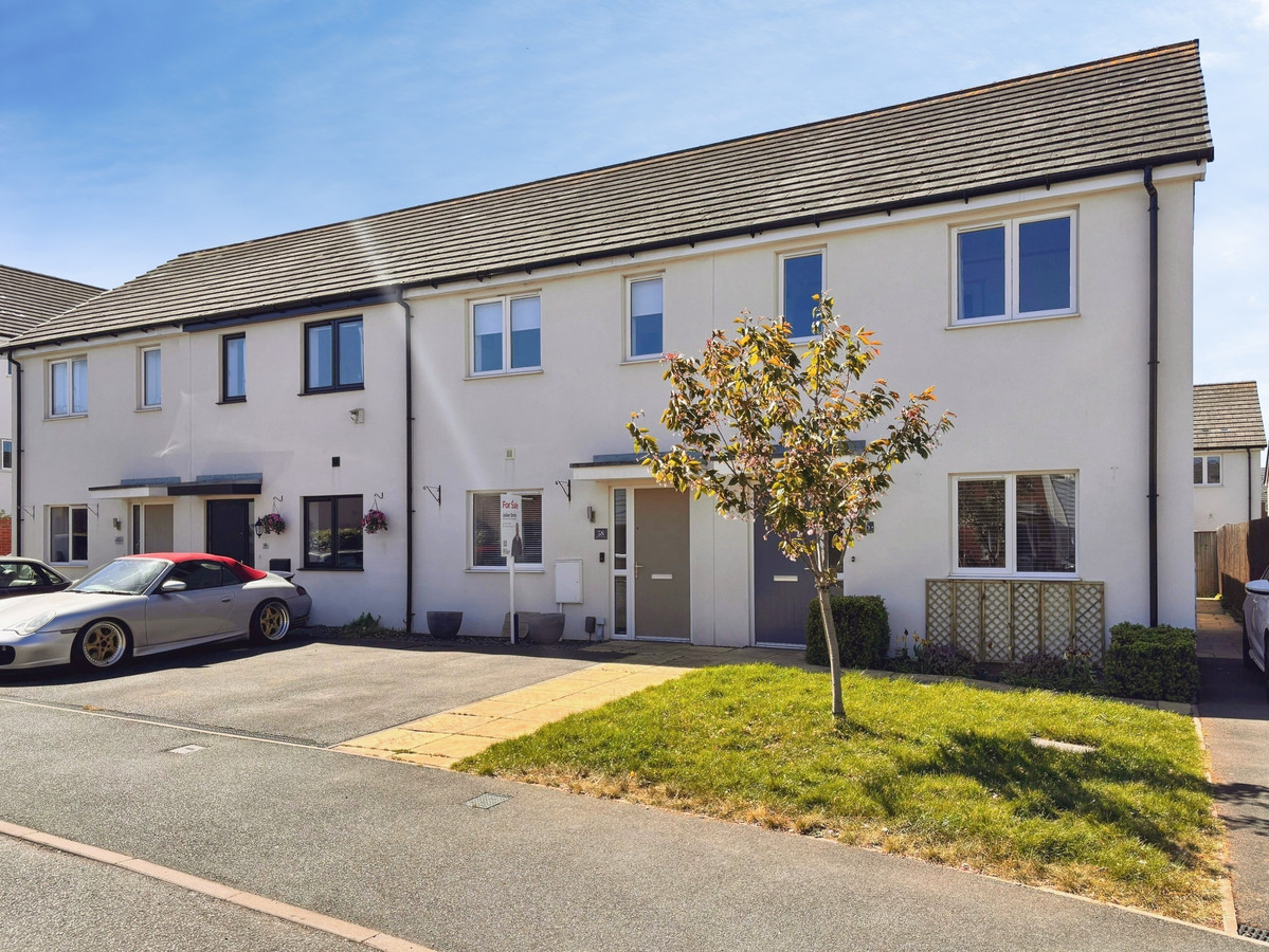 2 bedroom House (unspecified) For Sale
