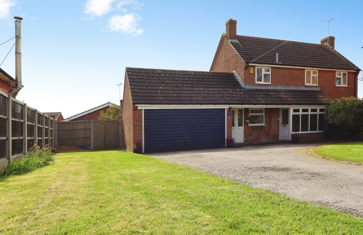 4 bedroom Detached house For Sale