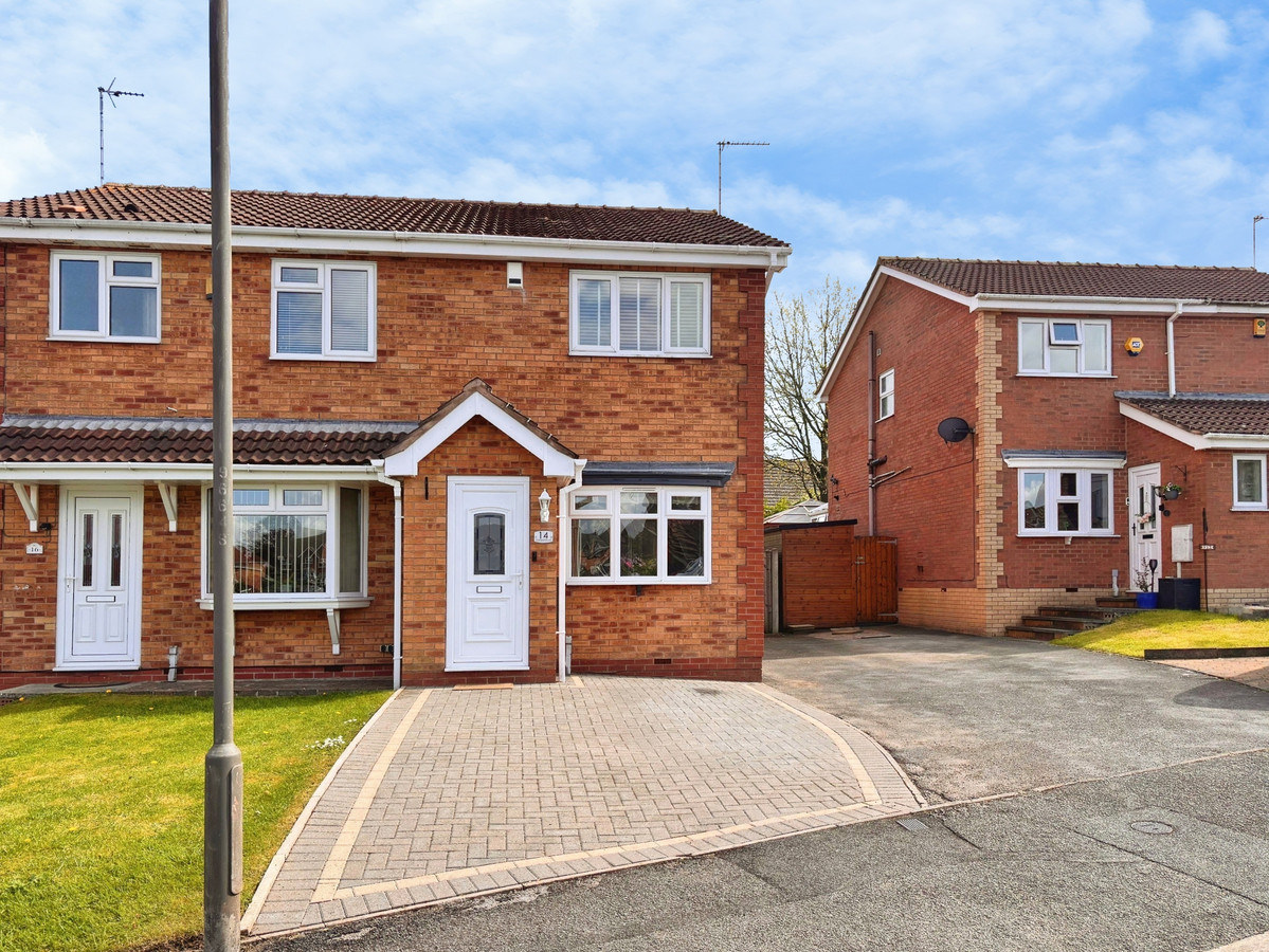 2 bedroom Semi-detached house For Sale