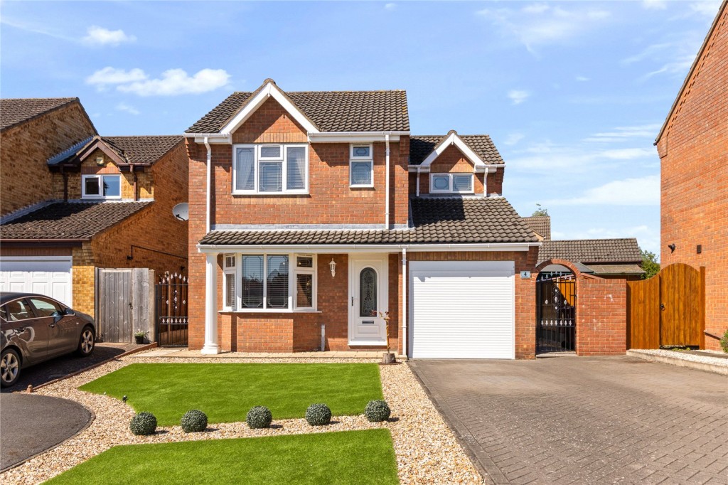 3 bedroom Detached house For Sale