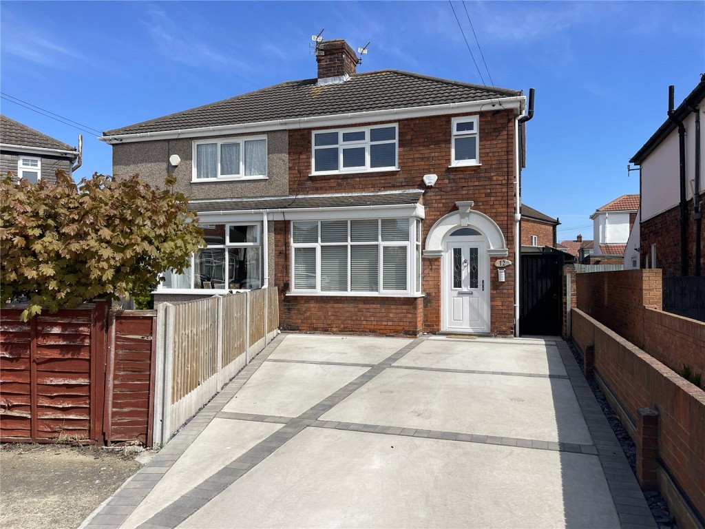 3 bedroom Semi-detached house For Sale