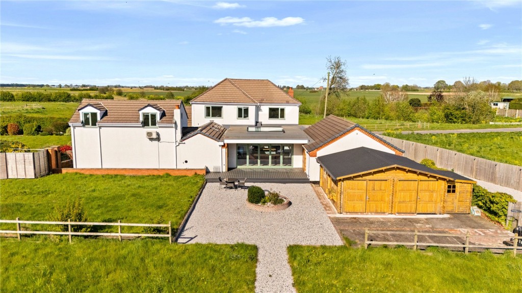 6 bedroom Terraced House For Sale