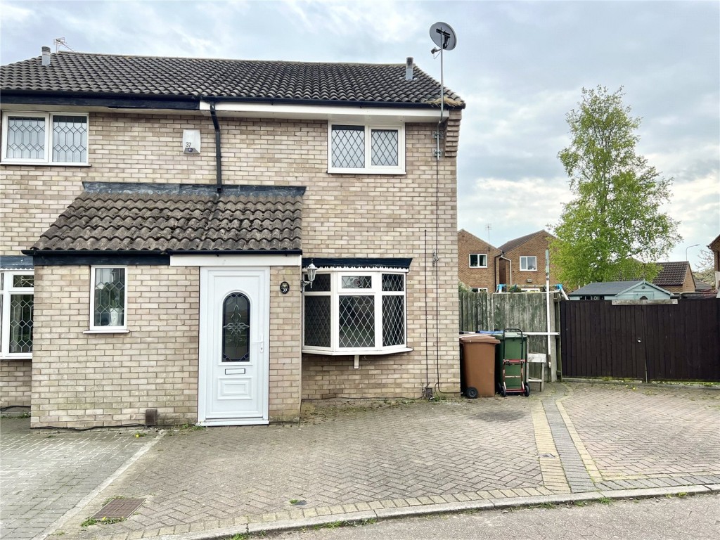 2 bedroom Semi-detached house For Sale
