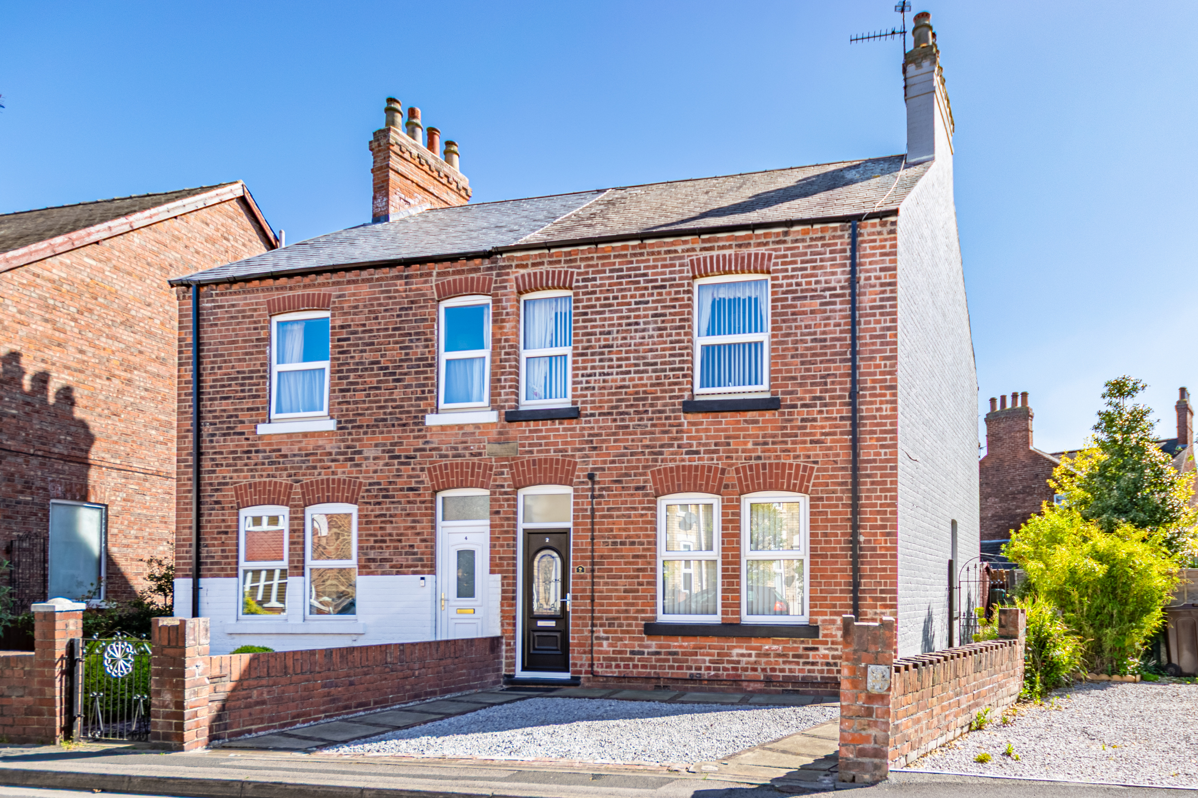 2 bedroom Semi-detached house For Sale