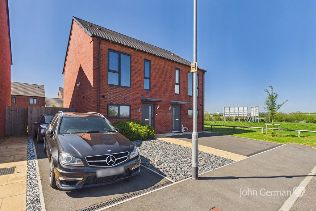 2 bedroom Semi-detached house For Sale