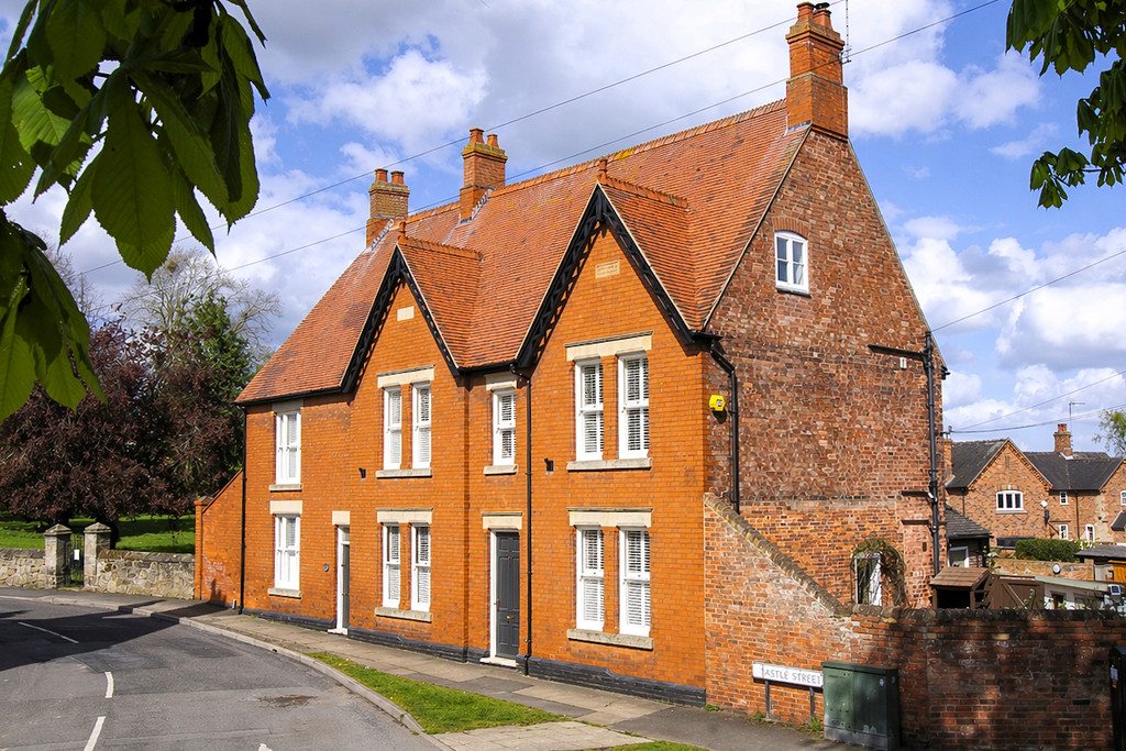 4 bedroom Property For Sale
