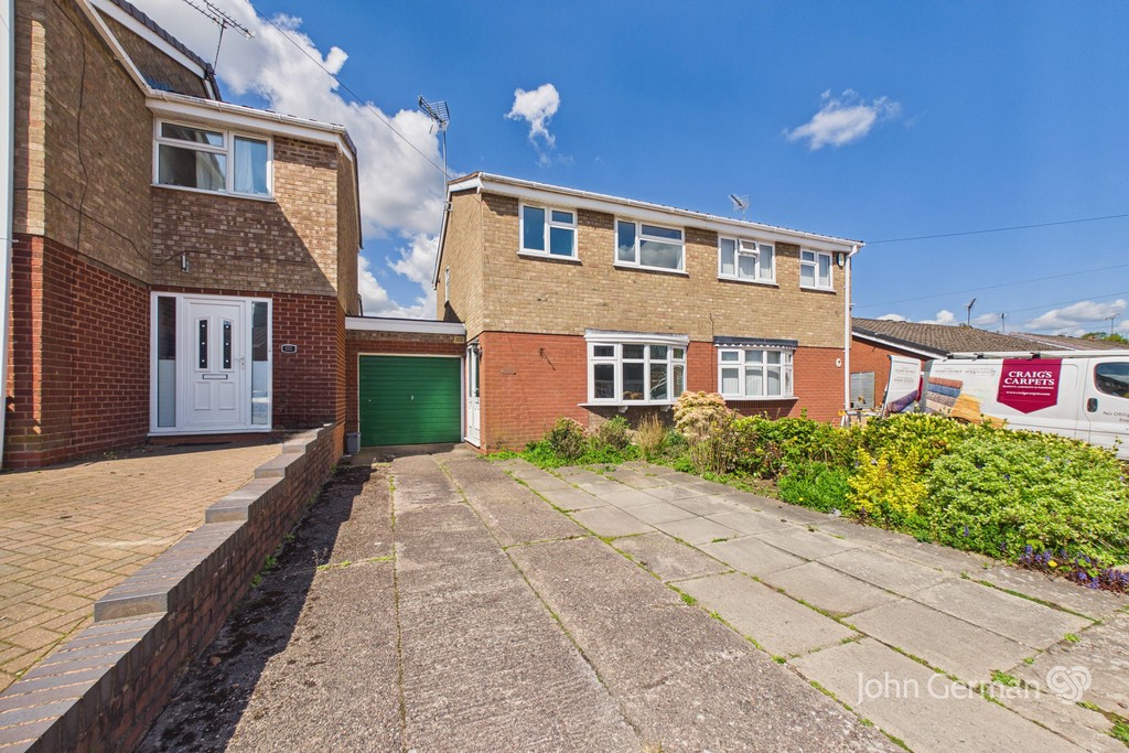 3 bedroom Semi-detached house For Sale