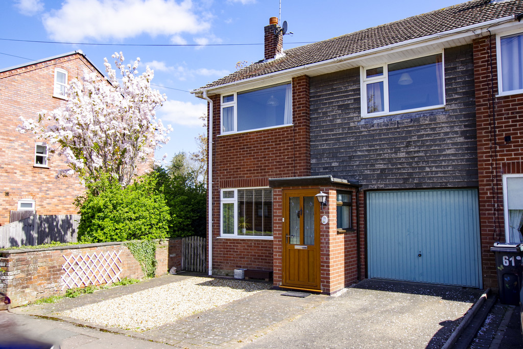 3 bedroom Property For Sale