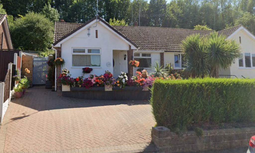 2 bedroom Semi-detached house For Sale