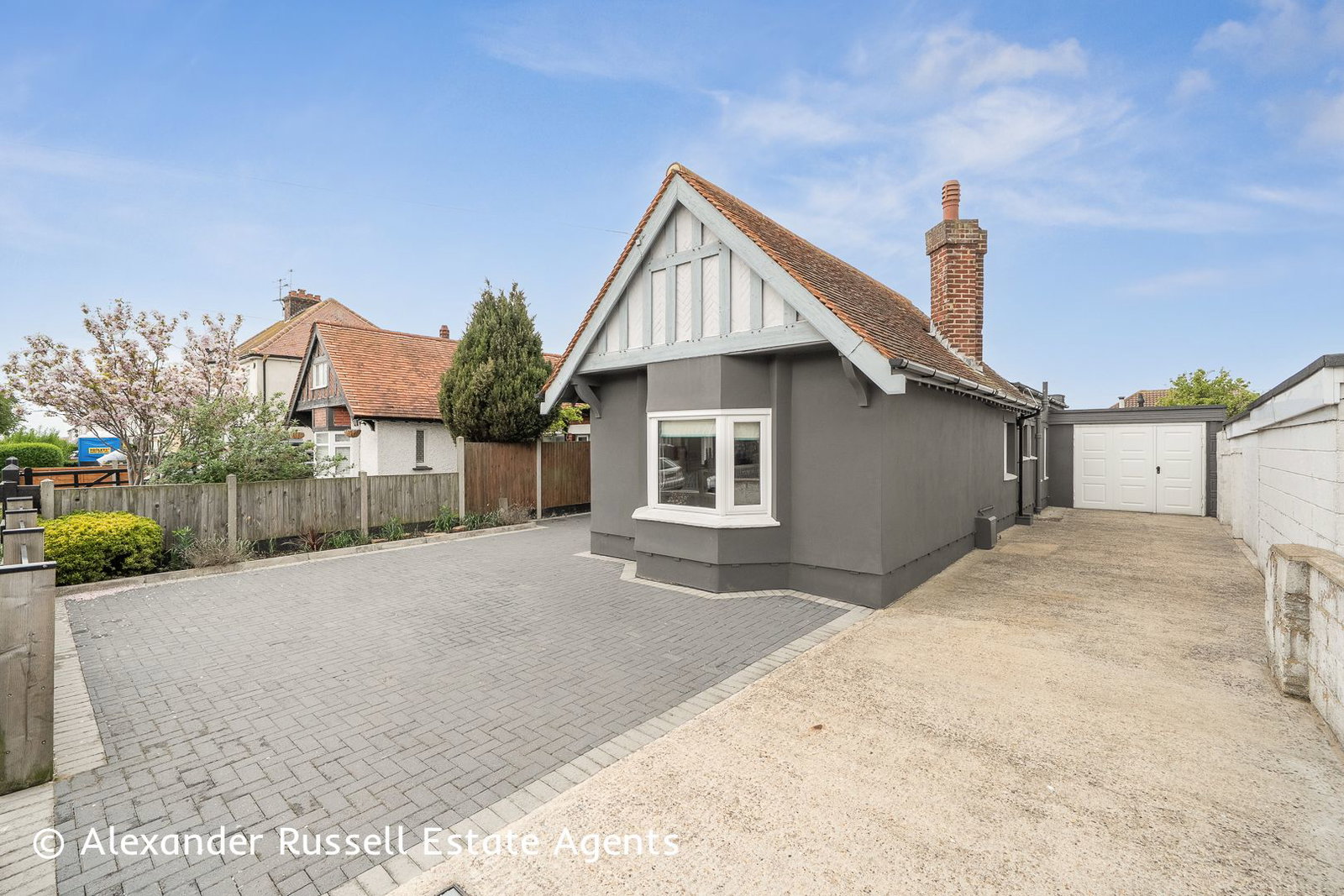 4 bedroom Detached bungalow For Sale