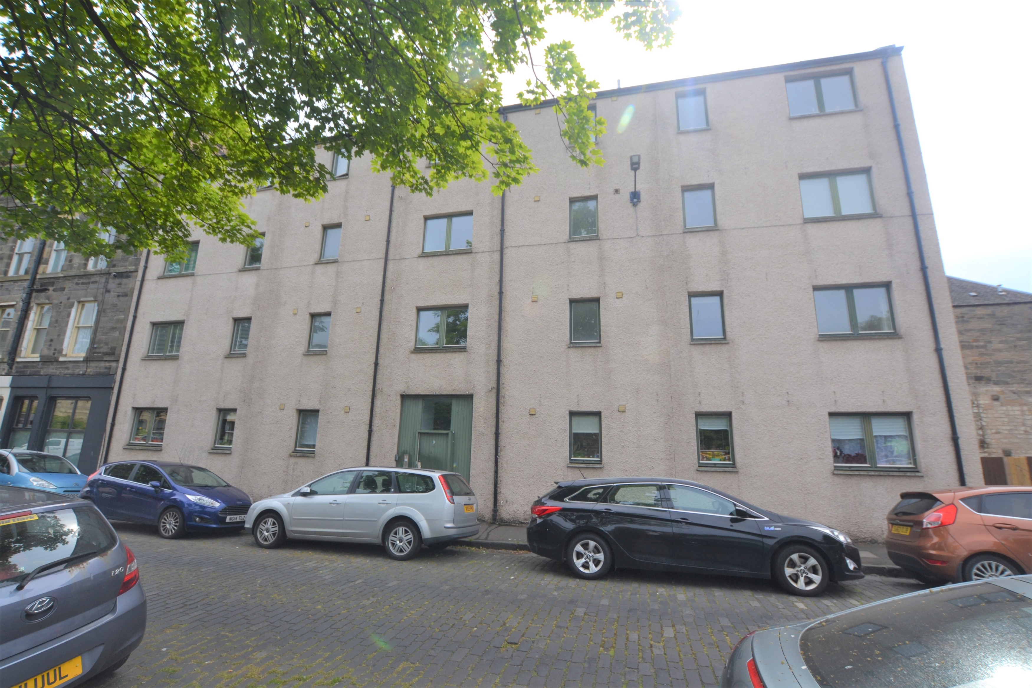 2 bedroom Flat To Let