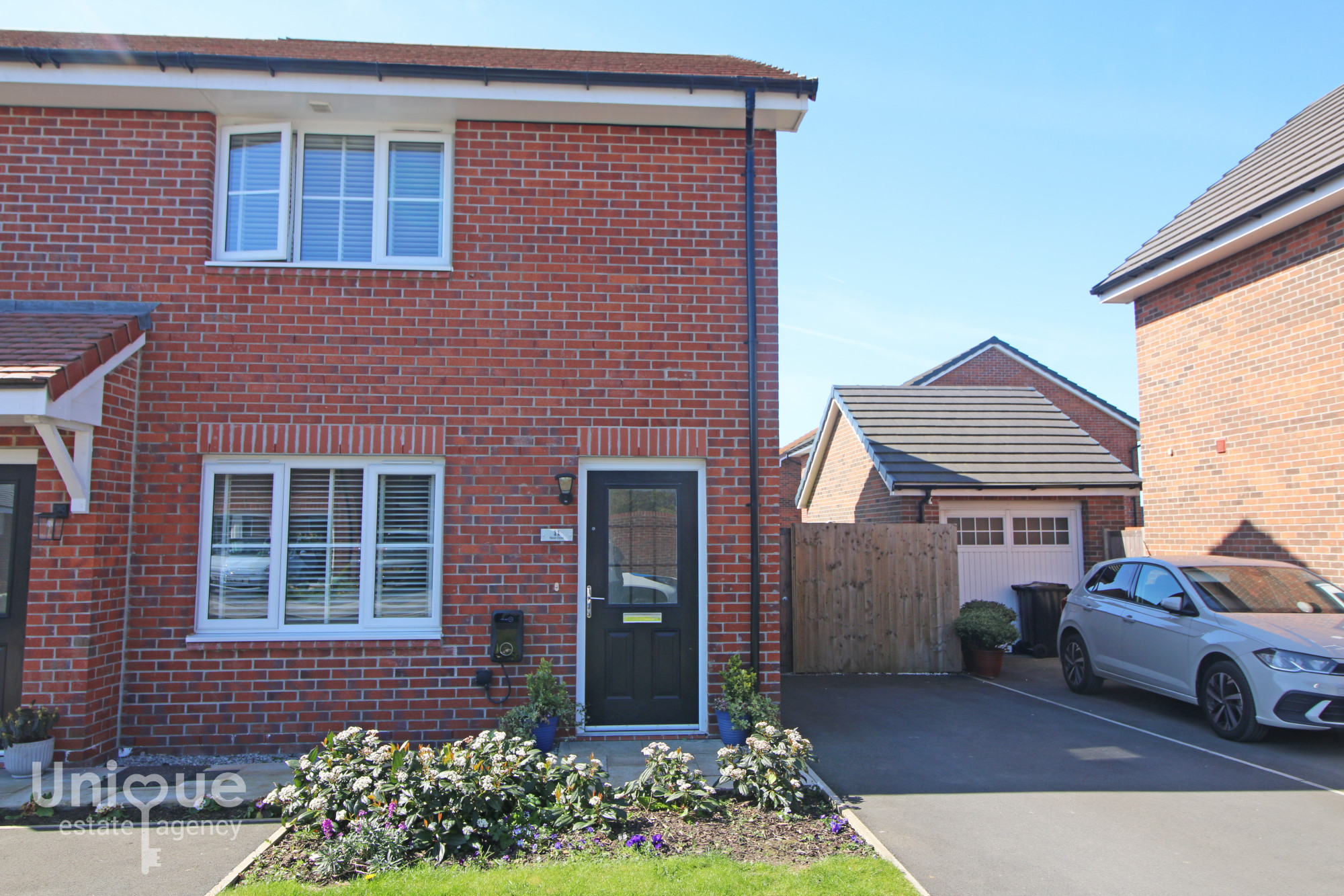 3 bedroom End of terrace house Under Offer