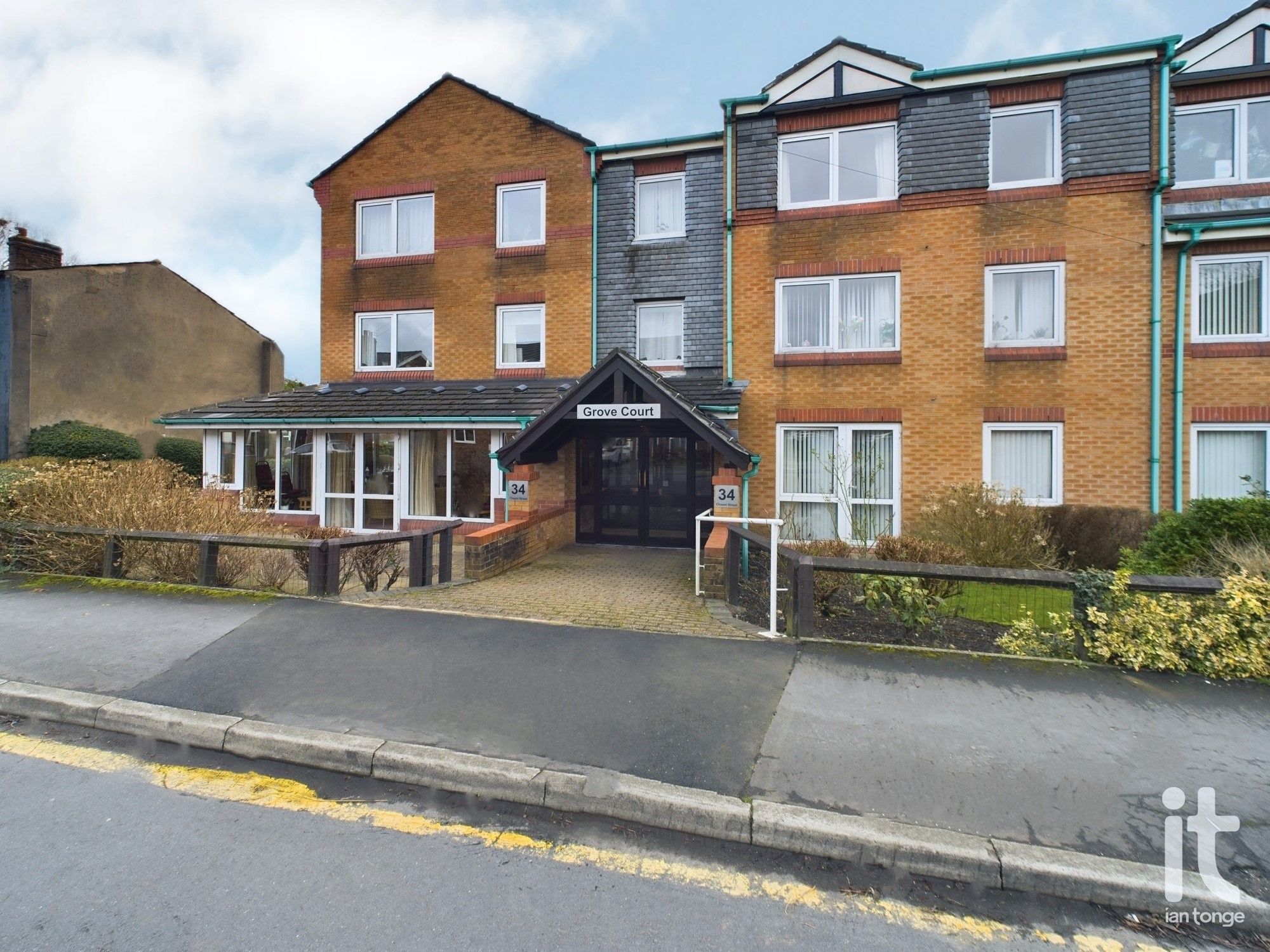 1 bedroom Apartment Under Offer