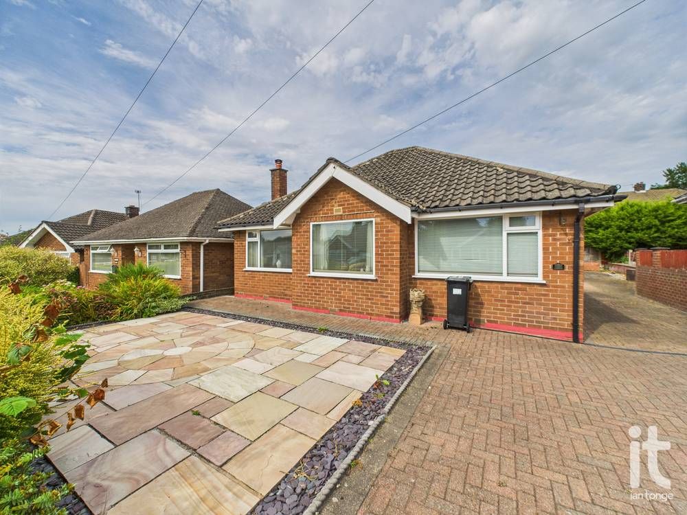2 bedroom Detached bungalow Under Offer