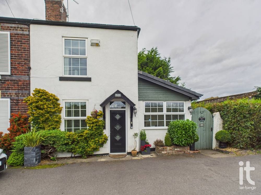 2 bedroom Terraced House Under Offer