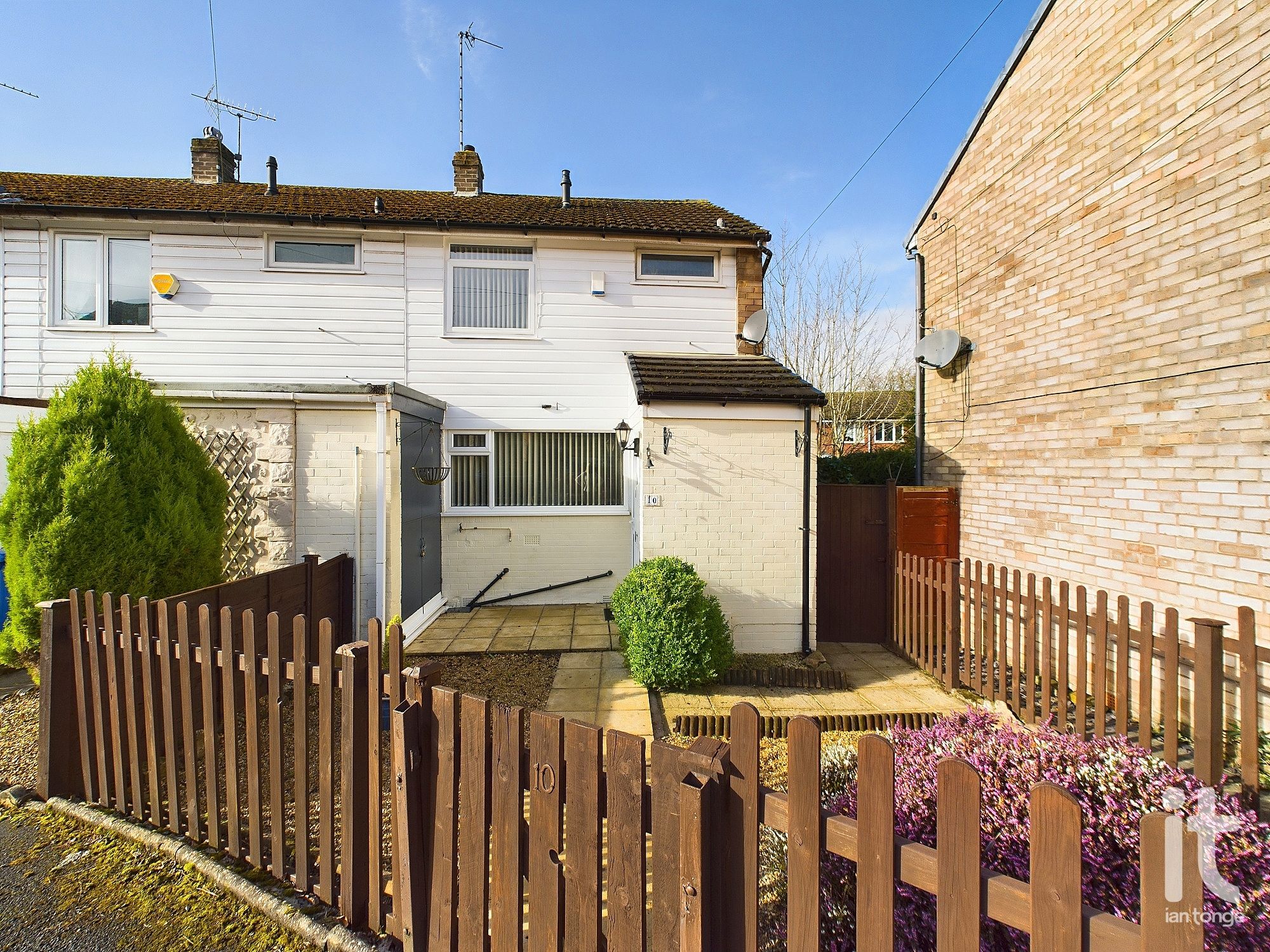 2 bedroom Terraced House Under Offer