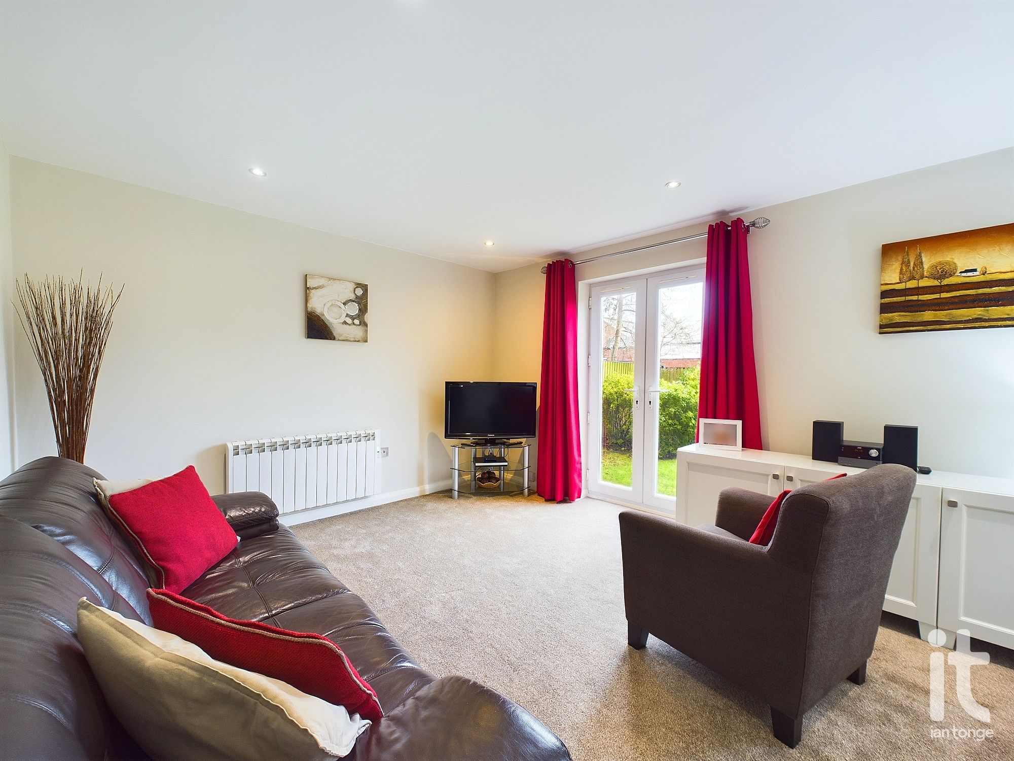 2 bedroom Flat Under Offer