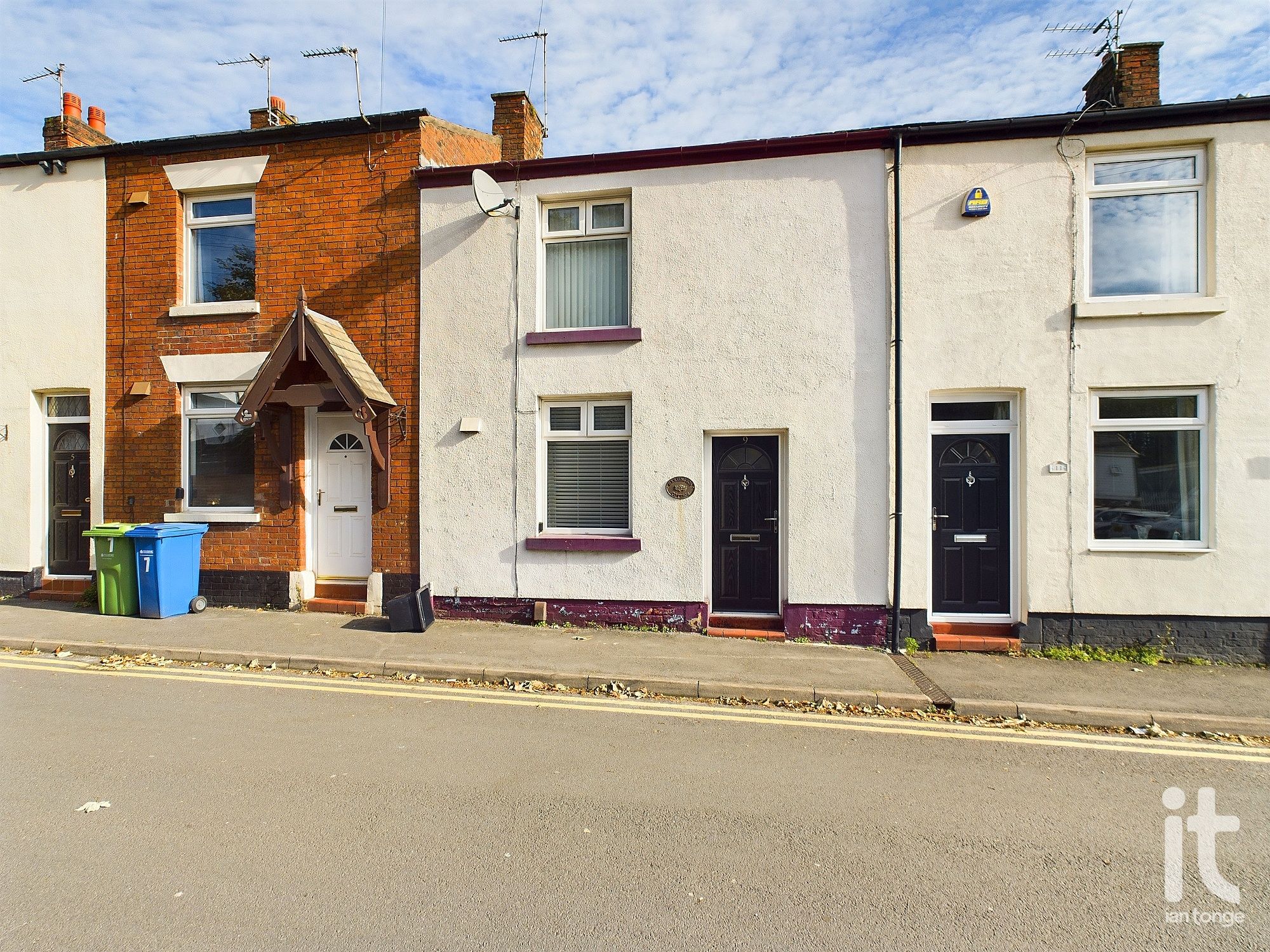 2 bedroom Terraced House Under Offer