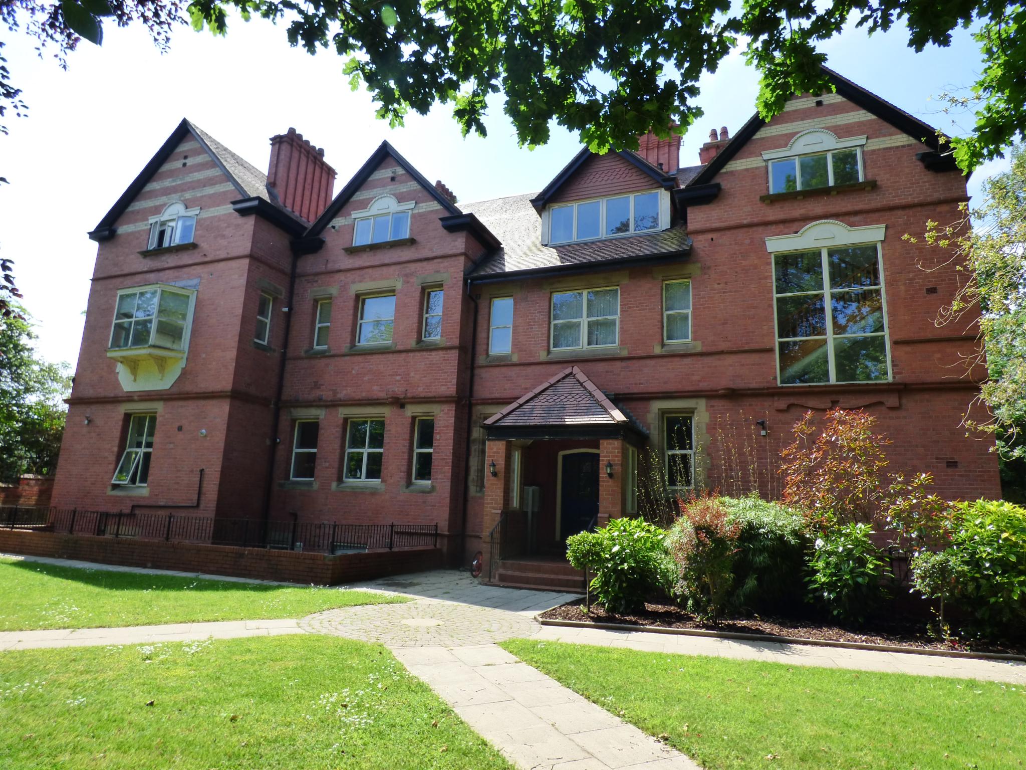 2 bedroom Flat Under Offer
