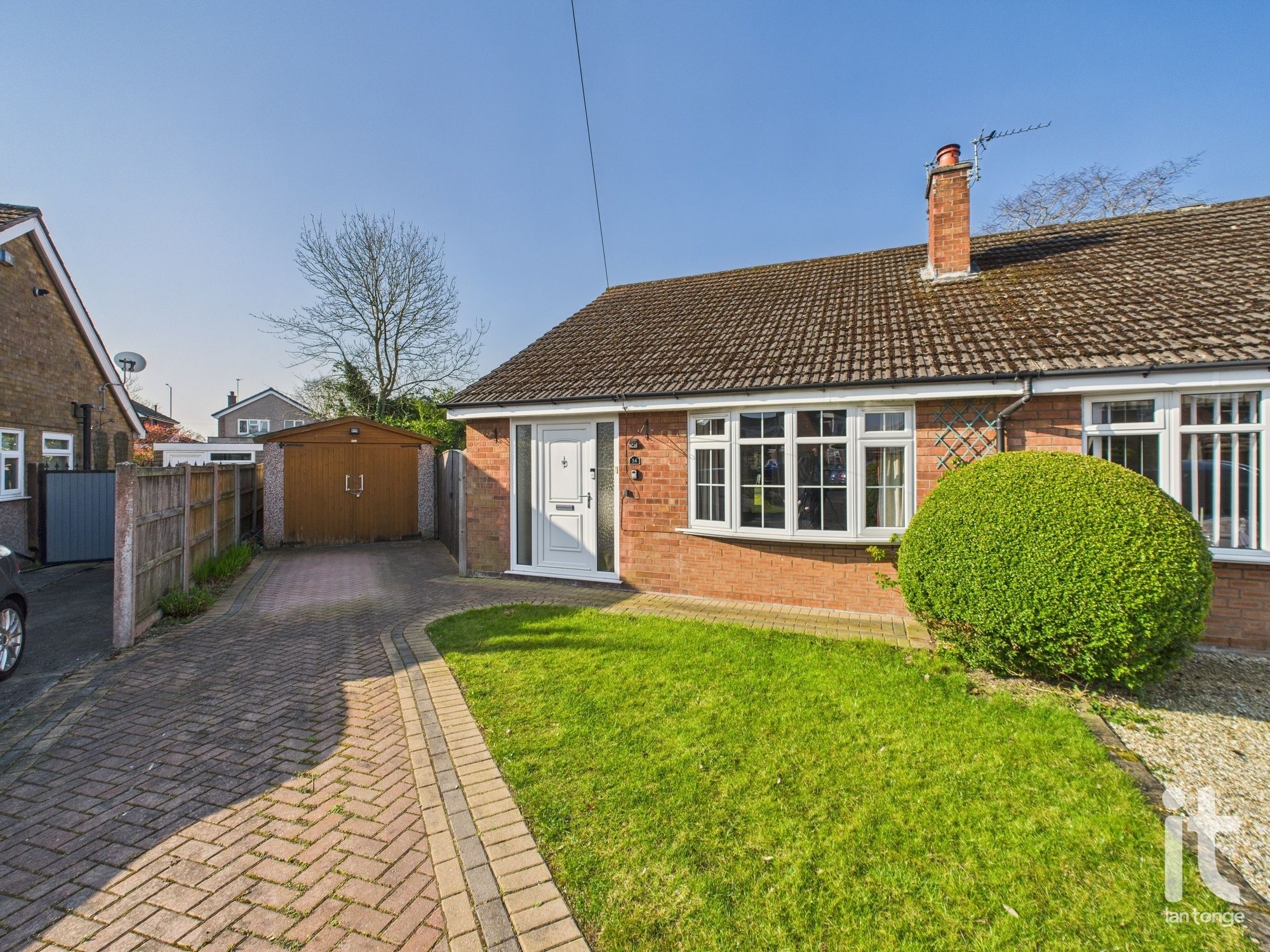 2 bedroom Detached bungalow Under Offer