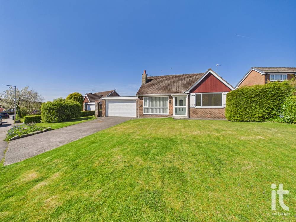 3 bedroom Detached bungalow Under Offer