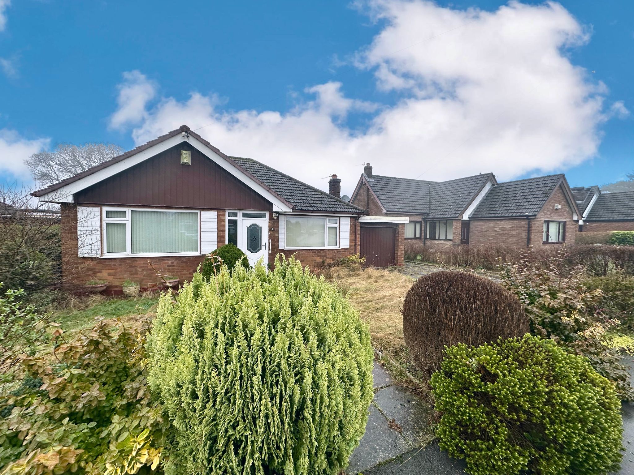 3 bedroom Detached bungalow Under Offer