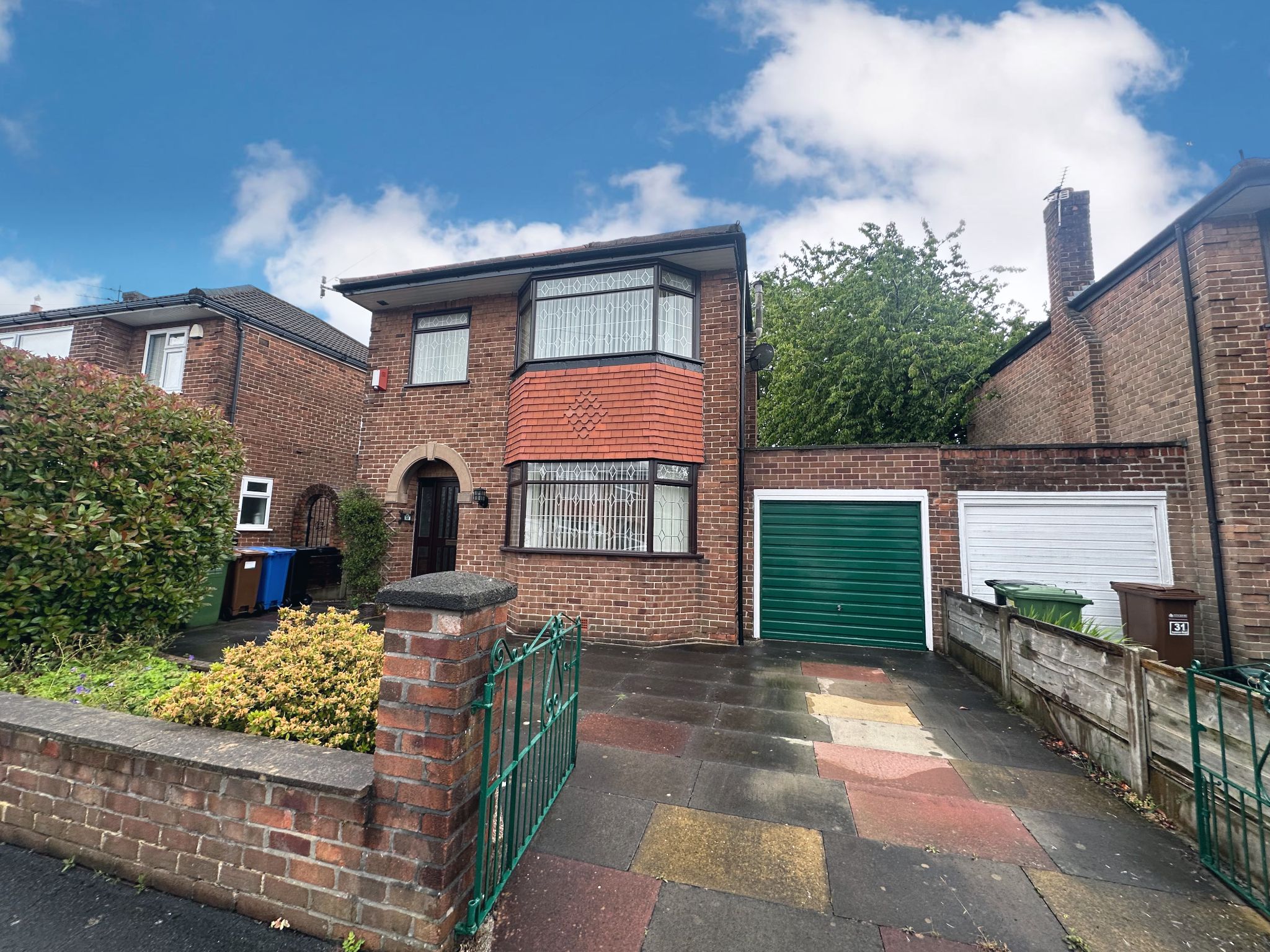 3 bedroom Detached house Under Offer