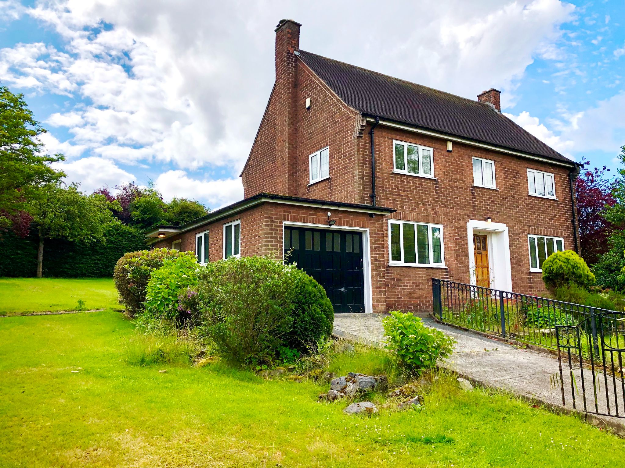 4 bedroom Detached house Under Offer