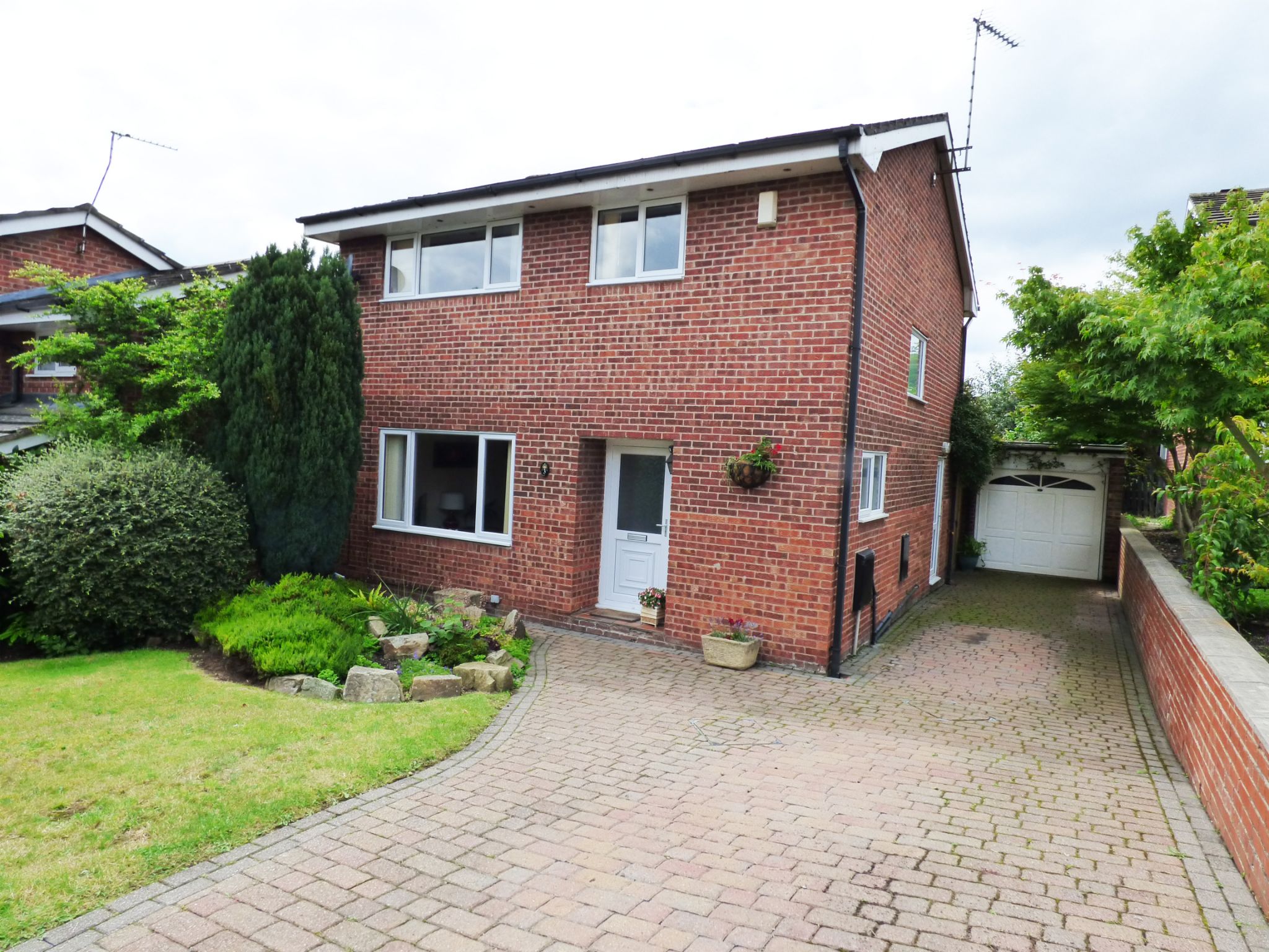 4 bedroom Detached house Under Offer