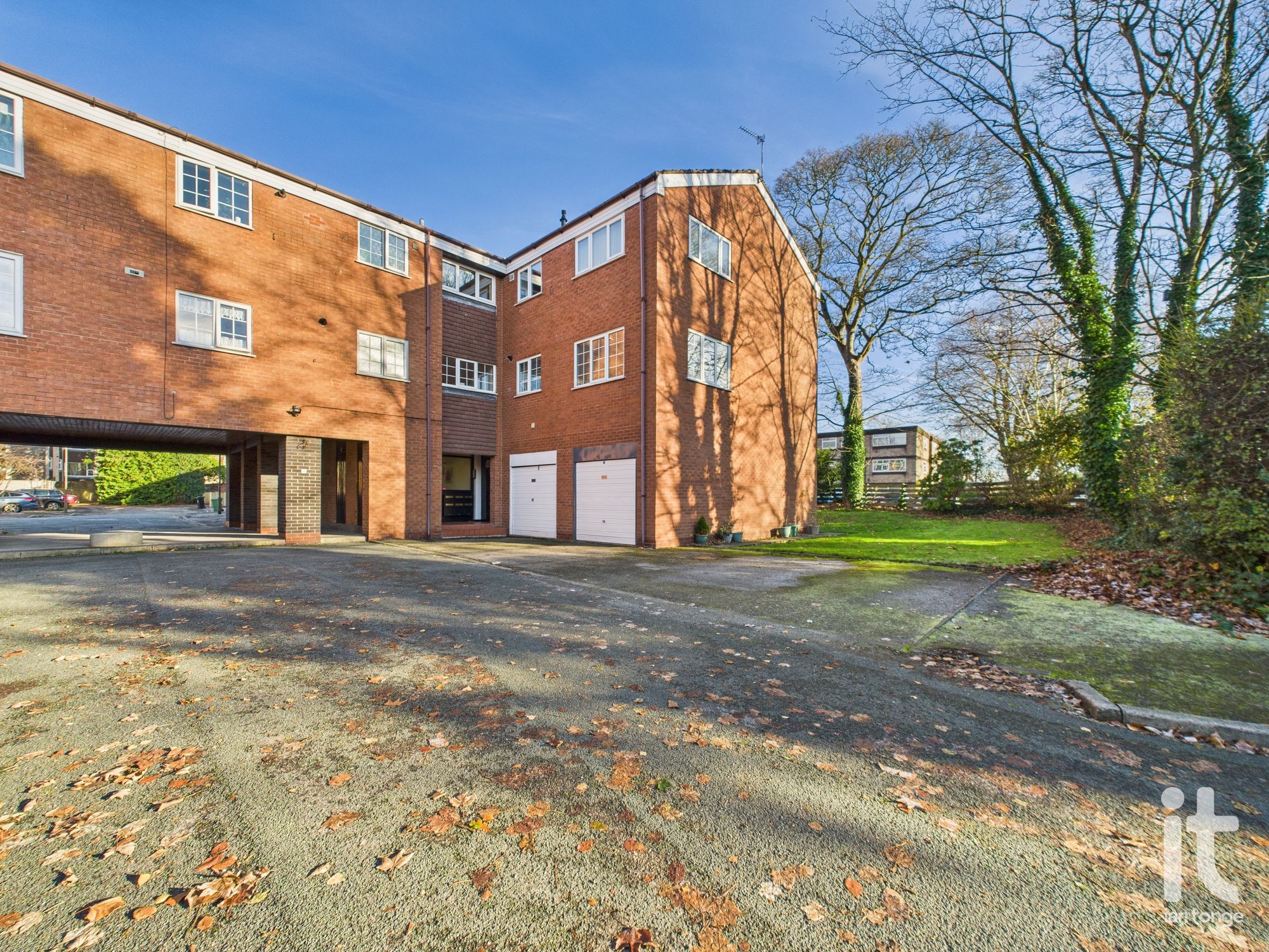 2 bedroom Apartment Under Offer