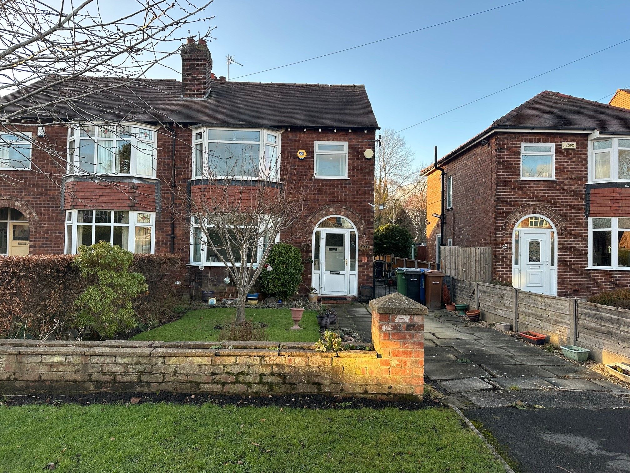 3 bedroom Semi-detached house For Sale