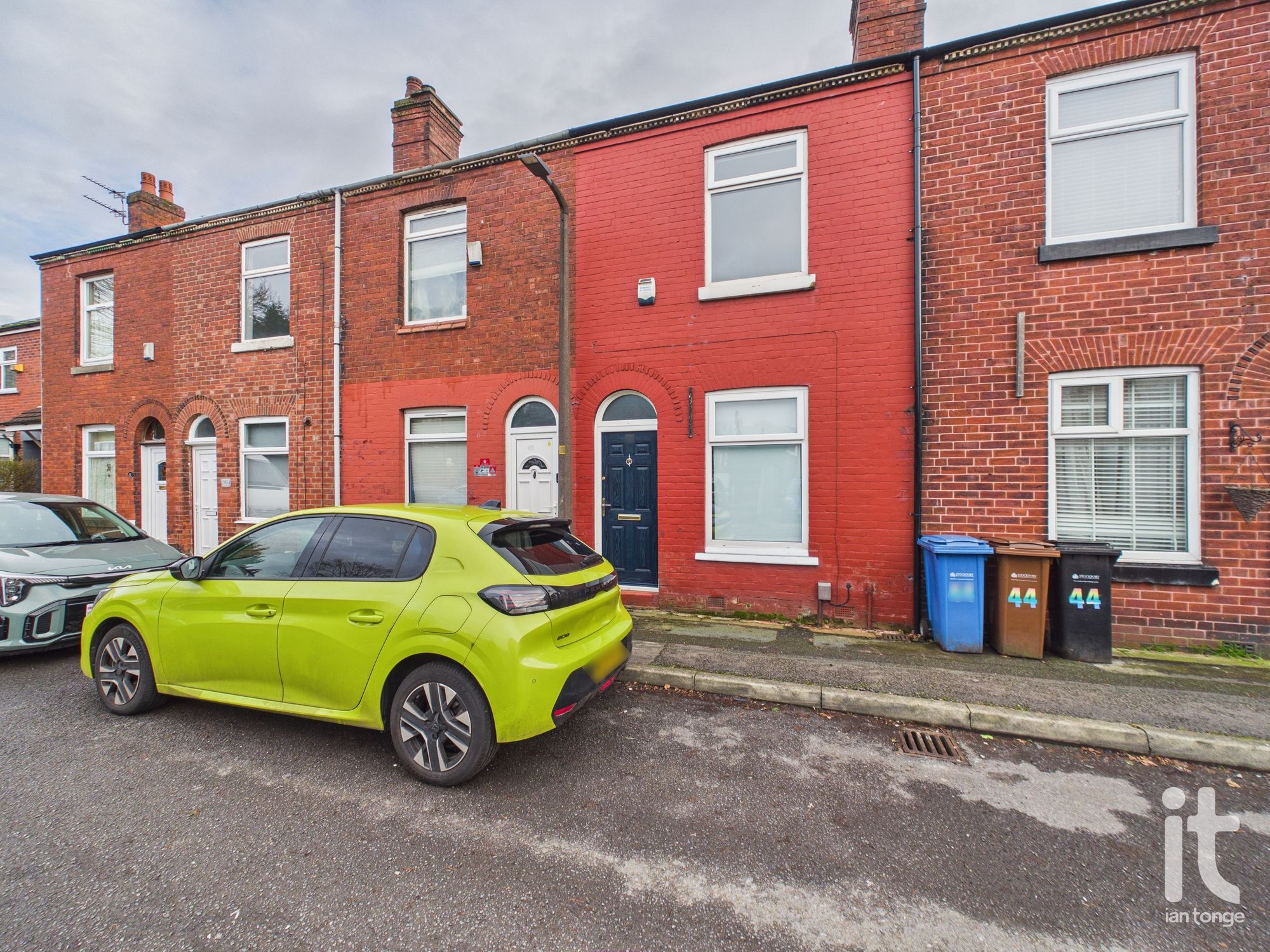 2 bedroom Terraced House Under Offer