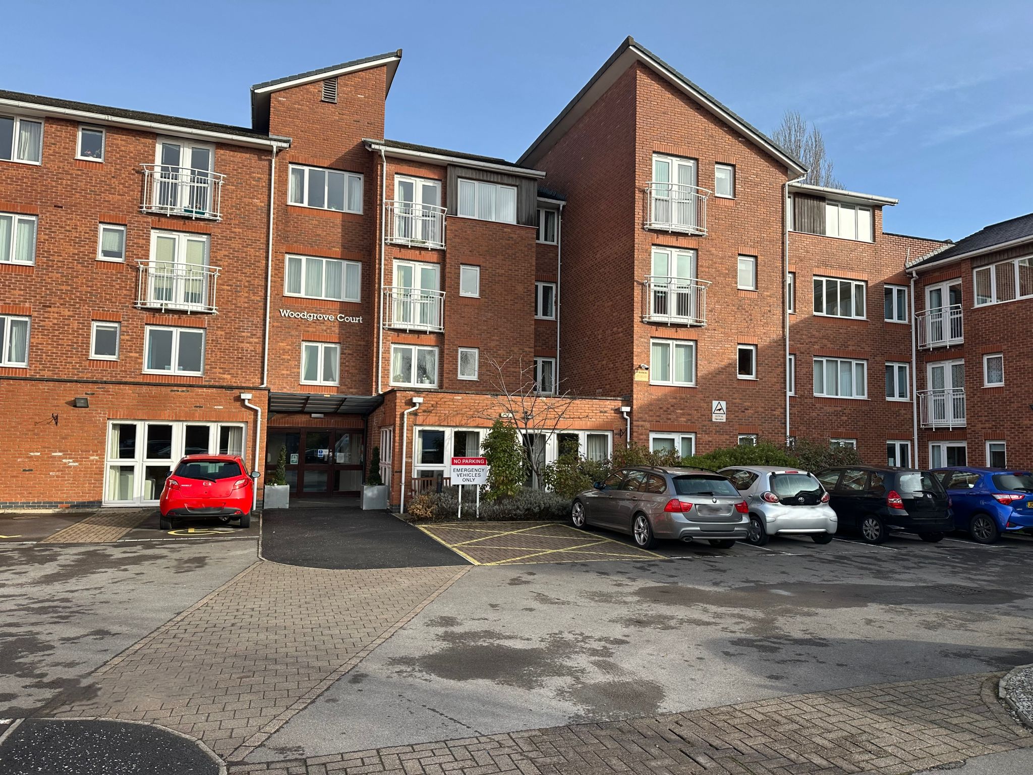 2 bedroom Apartment For Sale