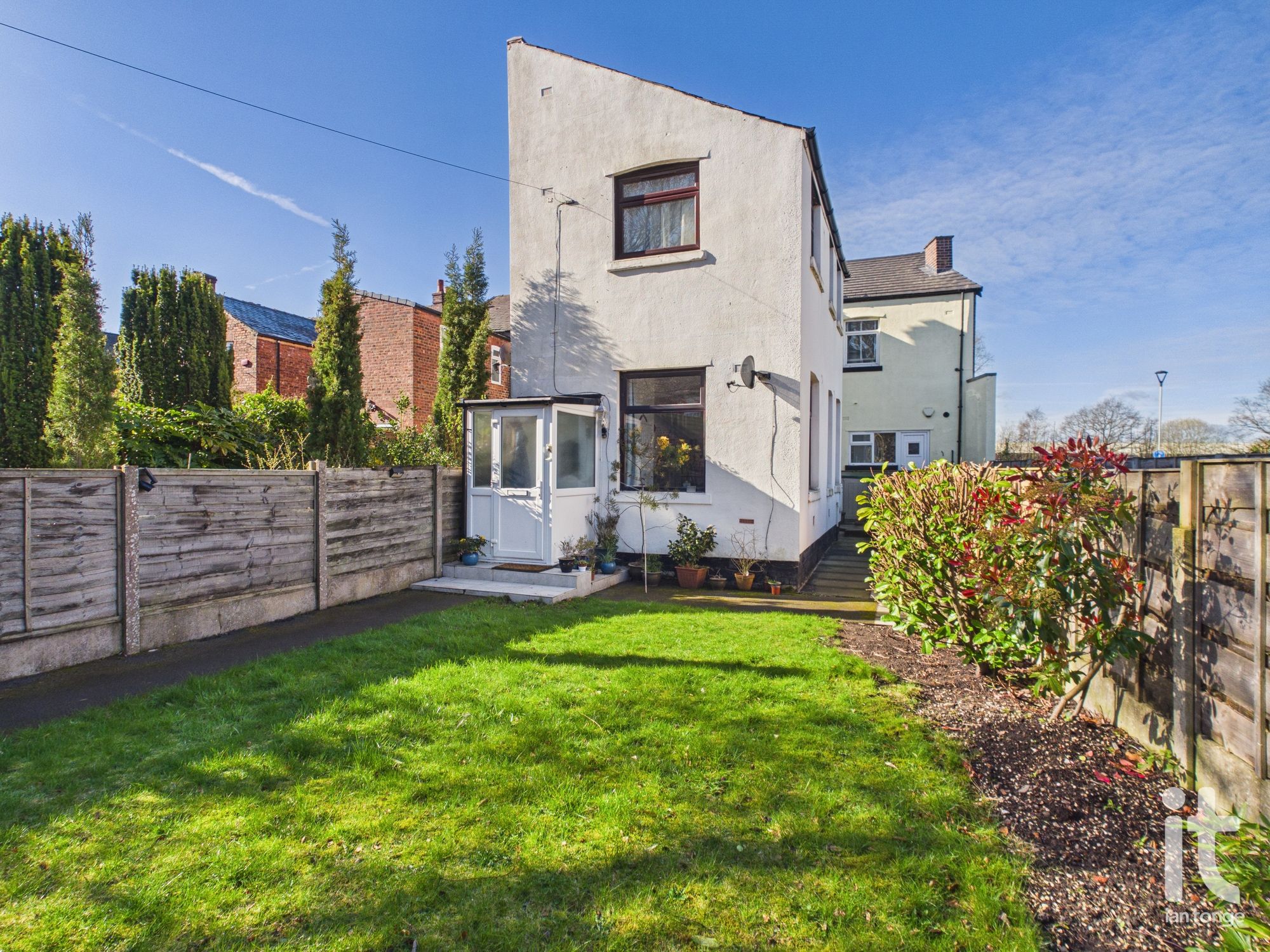 3 bedroom Terraced House Under Offer