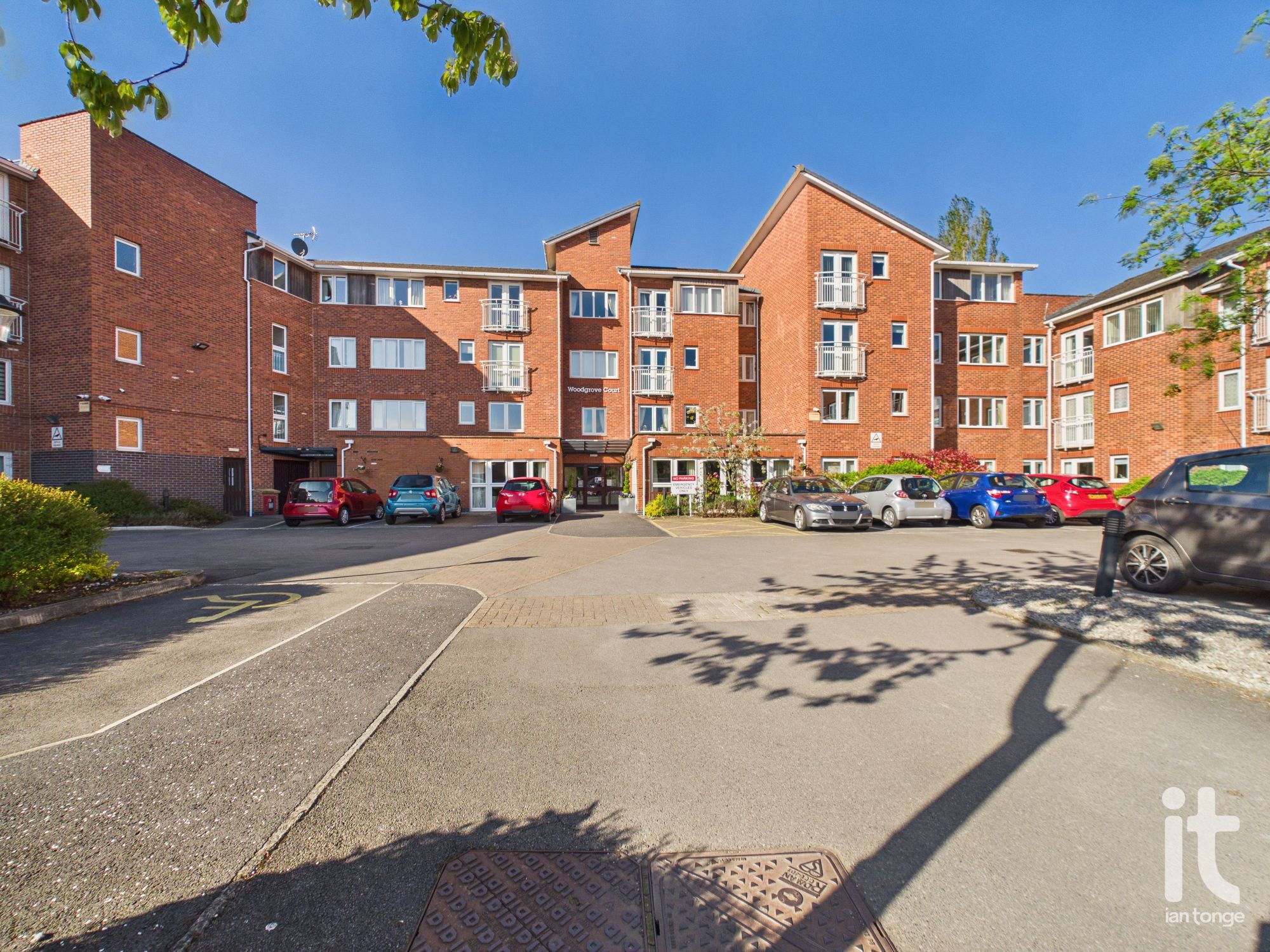1 bedroom Apartment For Sale
