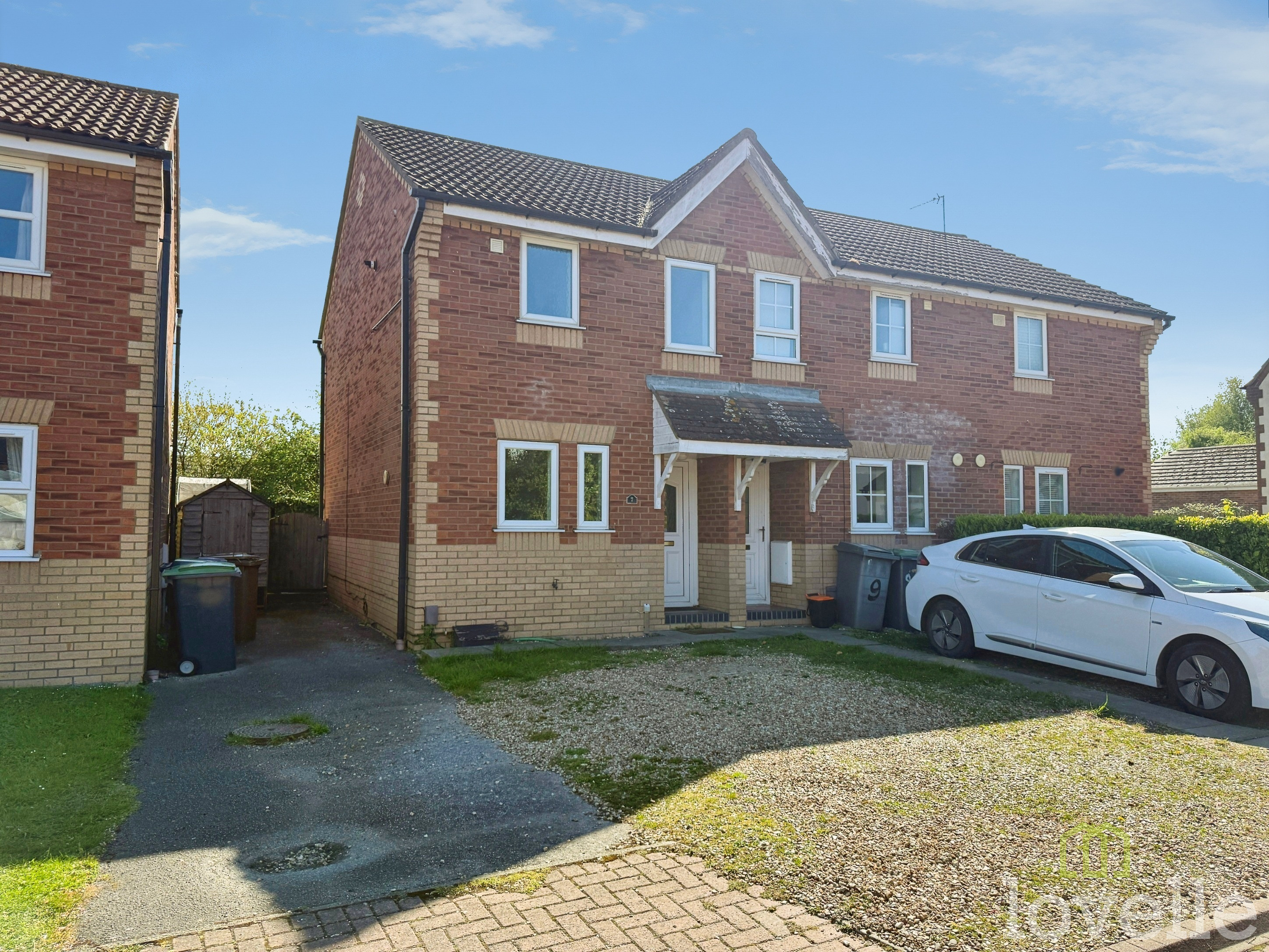 2 bedroom Semi-detached house To Let