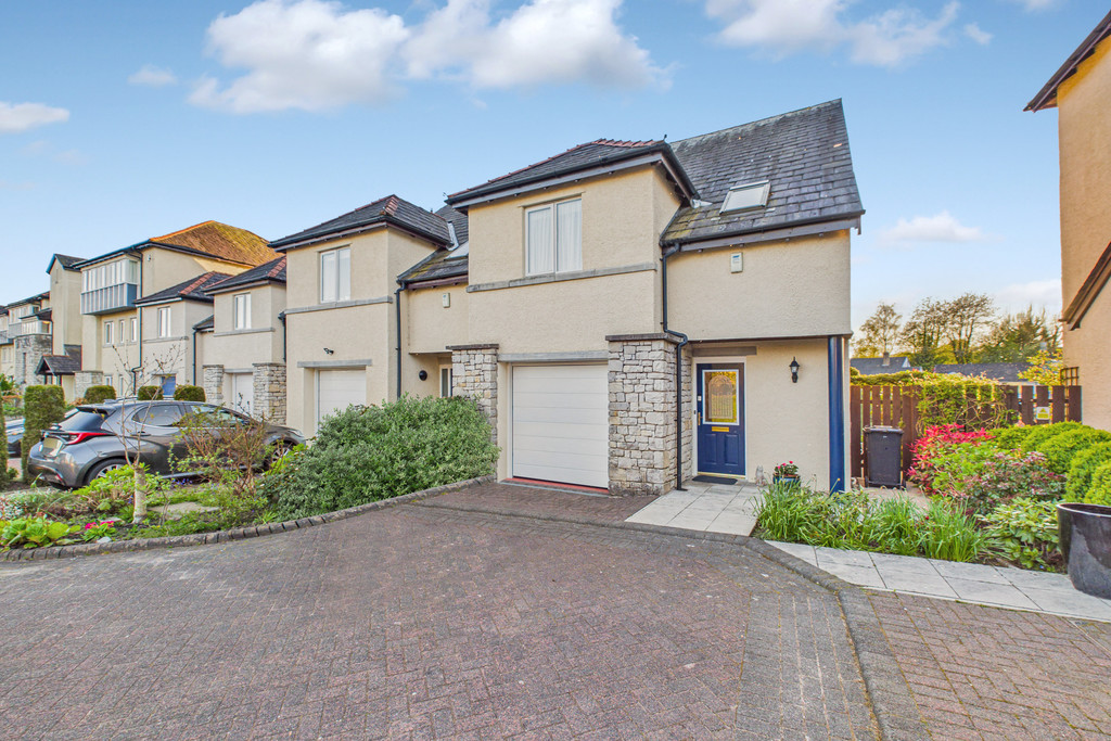 3 bedroom  For Sale