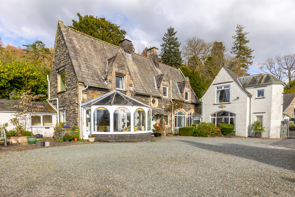 4 bedroom  For Sale