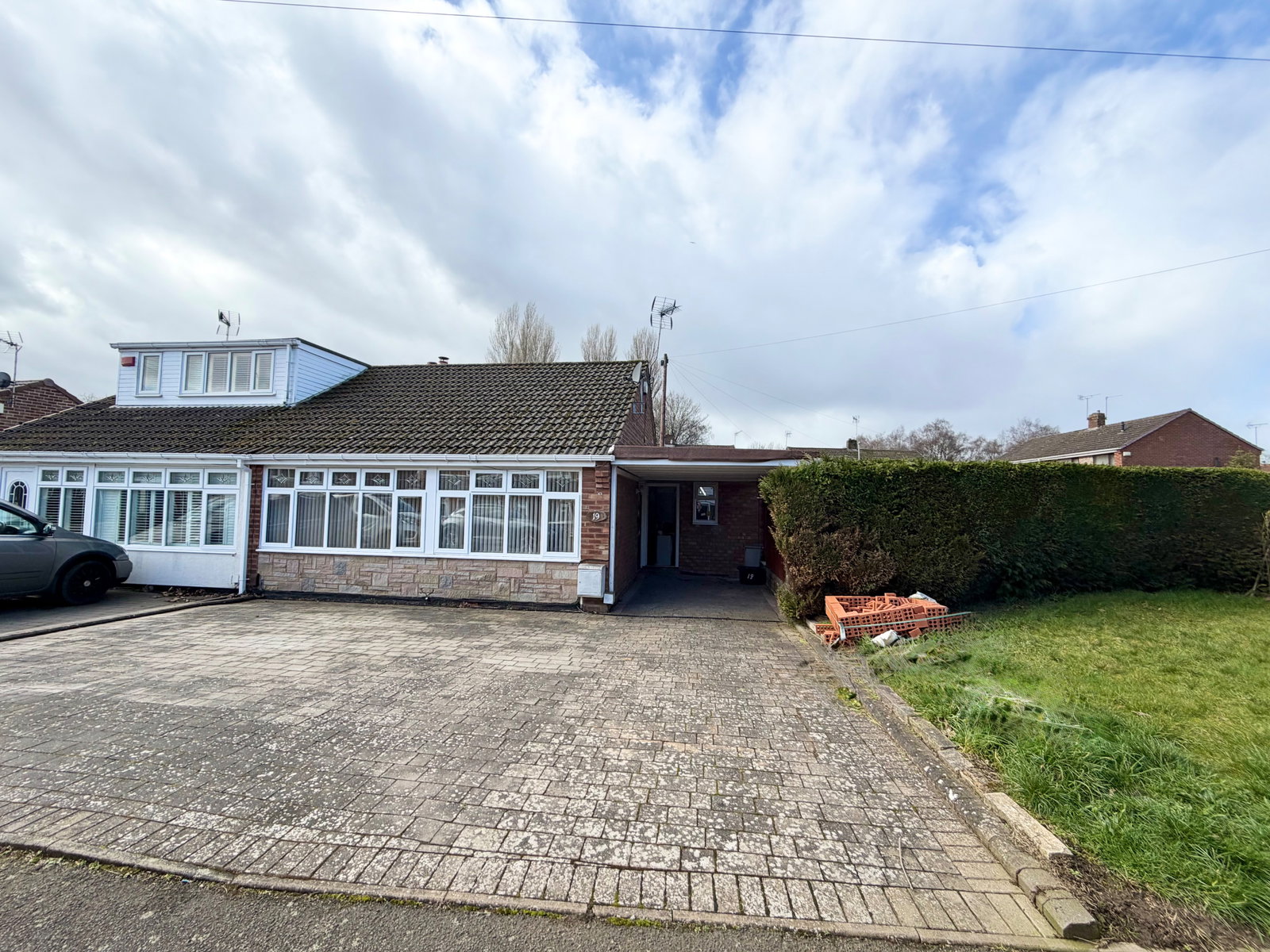 2 bedroom Detached bungalow For Sale