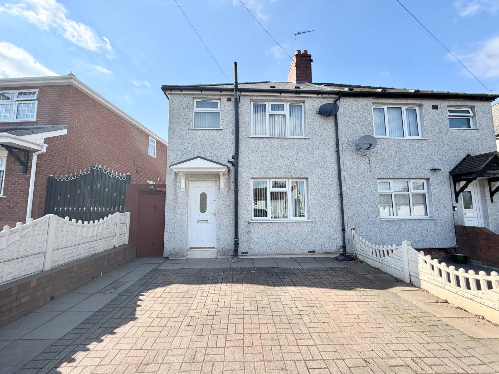3 bedroom Semi-detached house For Sale