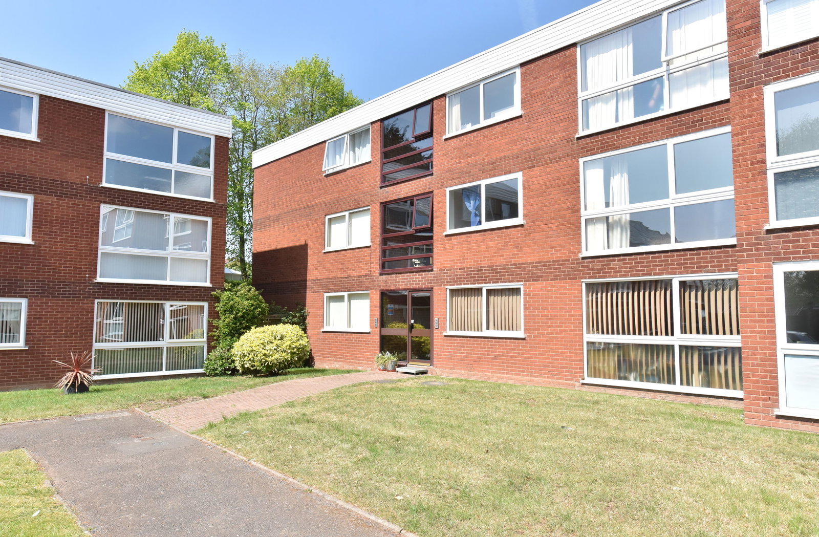 2 bedroom Flat share Under Offer