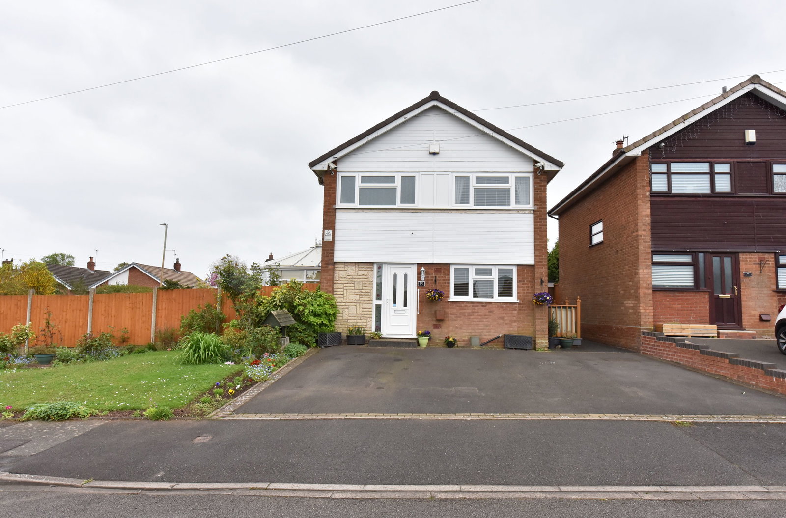 3 bedroom Detached house Under Offer