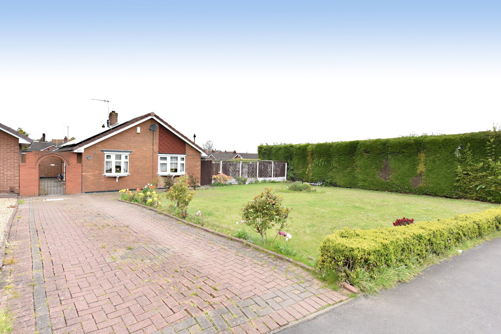 2 bedroom Detached bungalow For Sale