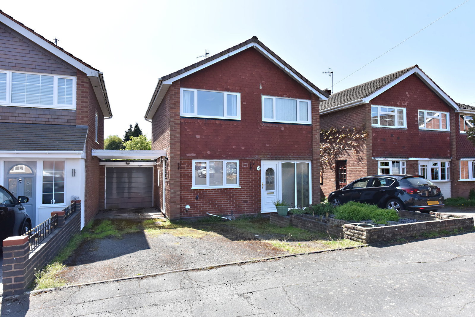 3 bedroom Link detached house For Sale