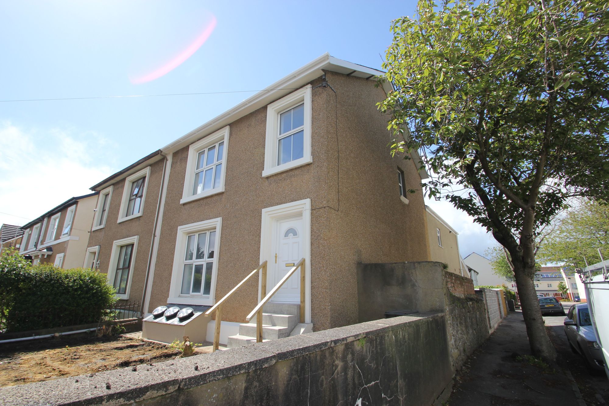 4 bedroom Flat To Let