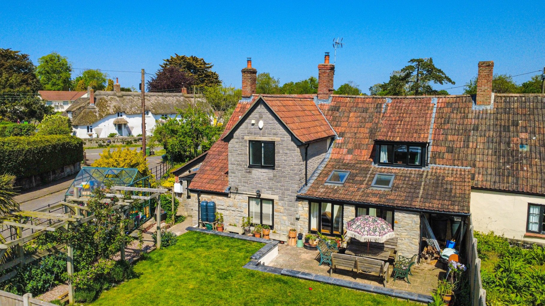 3 bedroom House (unspecified) Under Offer