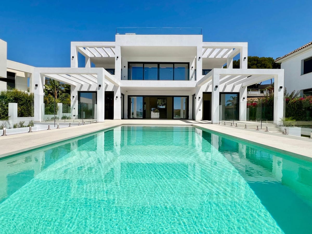 6 bedroom Villa For Sale