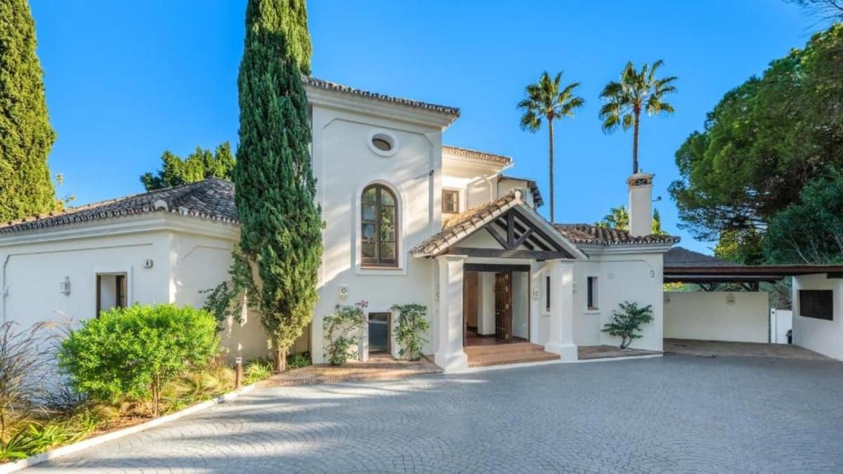5 bedroom Villa For Sale