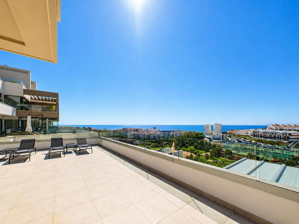 4 bedroom Apartment For Sale
